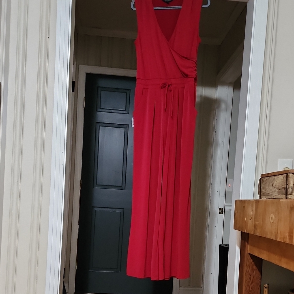 Elegant Red Sleeveless Jumpsuit